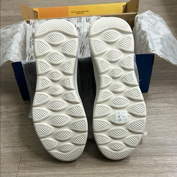 Skechers Slip ins memory foam Athletic Shoes - Picture 7 of 10